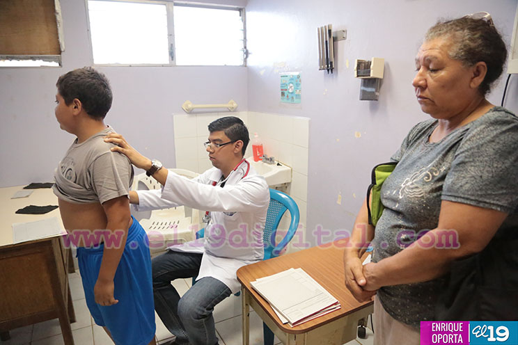 Poblaci&oacute;n satisfecha con atenci&oacute;n en unidades de atenci&oacute;n de febriles